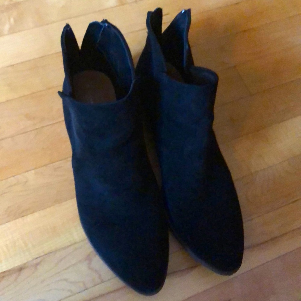 American eagle faux suede black ankle boots size 9